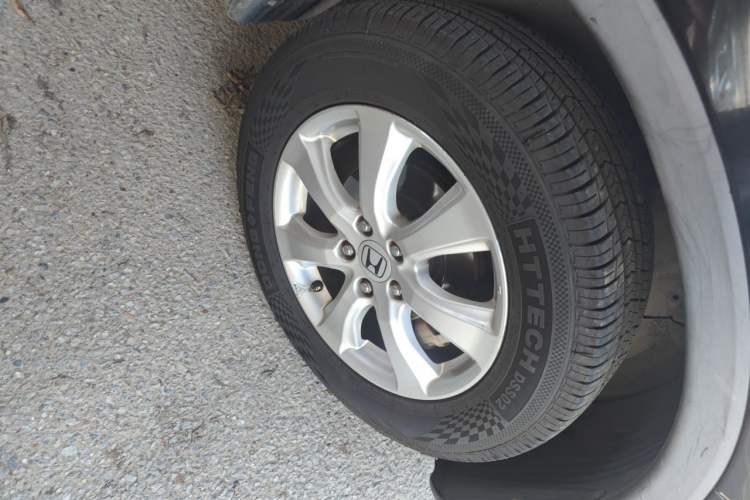 Used Honda CR-V 2012 2.0L two-wheel drive urban version Right Front Wheel Hub