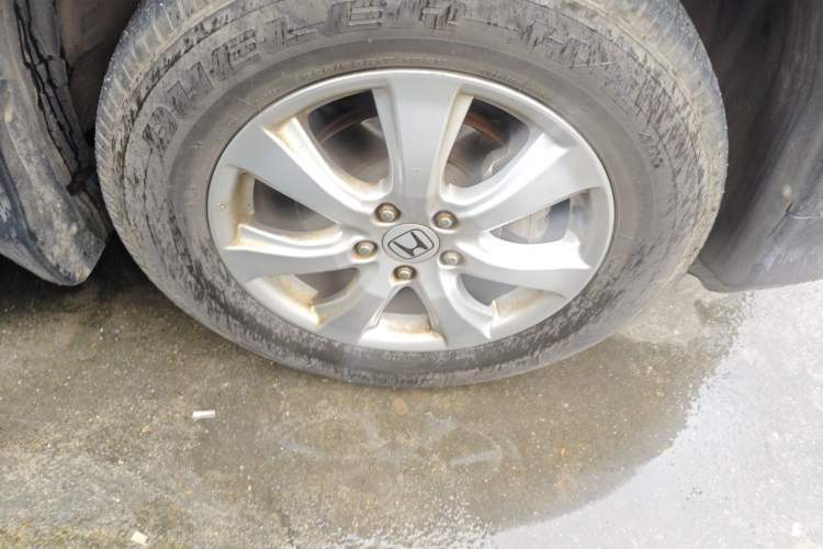 Used Honda CR-V 2012 2.0L two-wheel drive urban version Right Front Wheel Hub