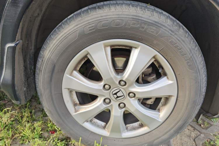 Used Honda CR-V 2012 2.0L two-wheel drive urban version Right Front Wheel Hub