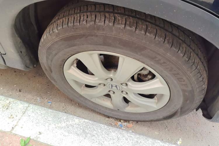 Used Honda CR-V 2012 2.0L two-wheel drive urban version Right Front Wheel Hub