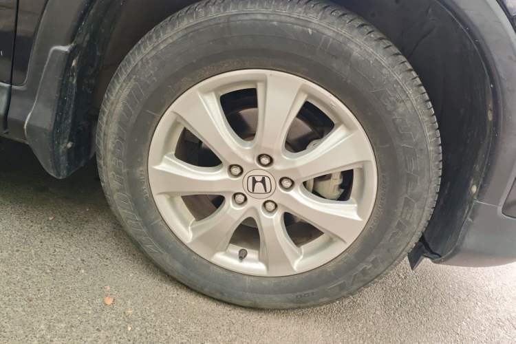 Used Honda CR-V 2012 2.0L two-wheel drive urban version Right Front Wheel Hub