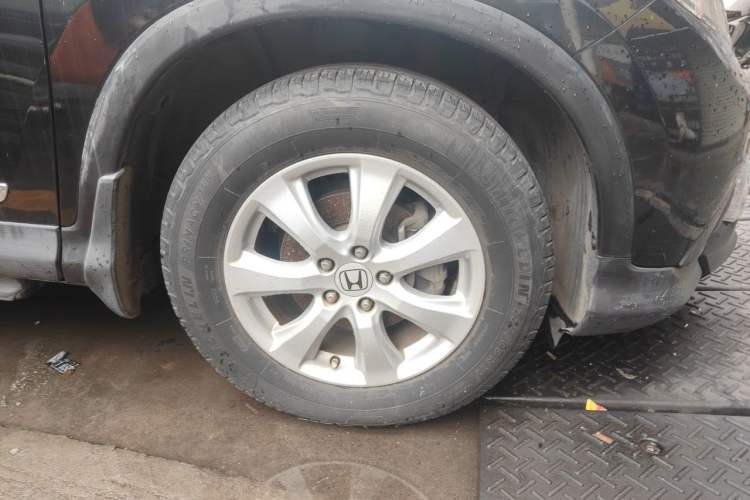 Used Honda CR-V 2012 2.0L two-wheel drive urban version Right Front Wheel Hub