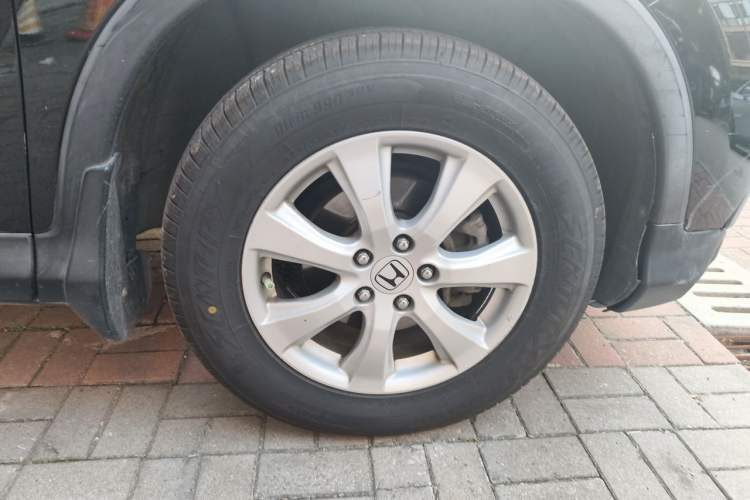 Used Honda CR-V 2012 2.0L two-wheel drive urban version Right Front Wheel Hub