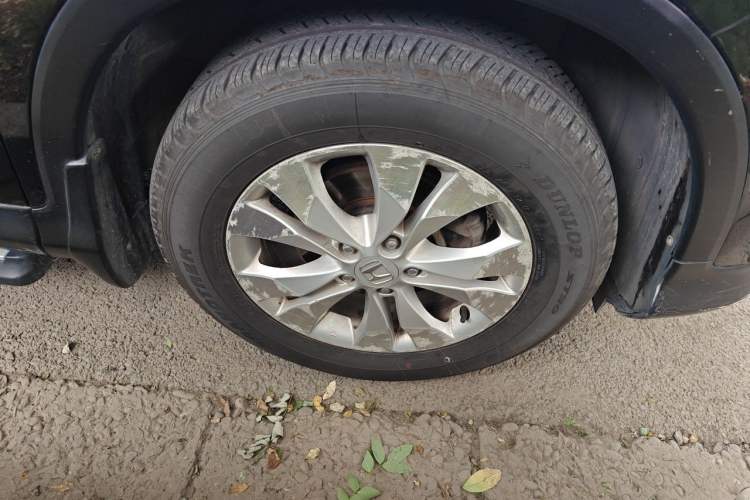 Used Honda CR-V 2012 2.4L four-wheel drive luxury version Right Front Wheel Hub