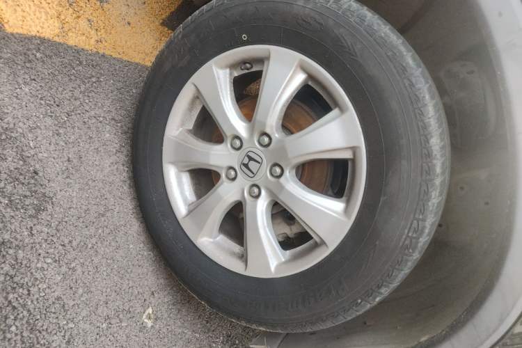 Used Honda CR-V 2012 2.0L two-wheel drive urban version Right Front Wheel Hub