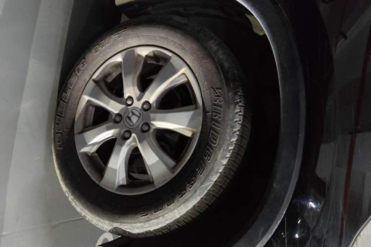 Used Honda CR-V 2012 2.0L two-wheel drive urban version Right Front Wheel Hub
