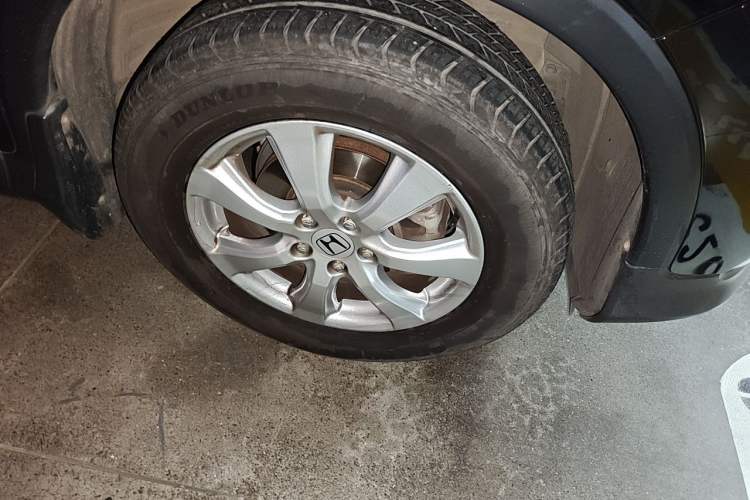Used Honda CR-V 2012 2.0L two-wheel drive urban version Right Front Wheel Hub