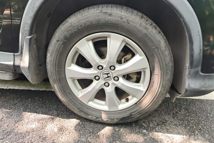 Used Honda CR-V 2012 2.0L two-wheel drive urban version Right Front Wheel Hub