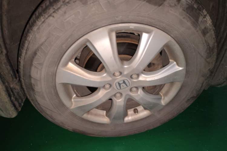Used Honda CR-V 2012 2.0L two-wheel drive urban version Right Front Wheel Hub
