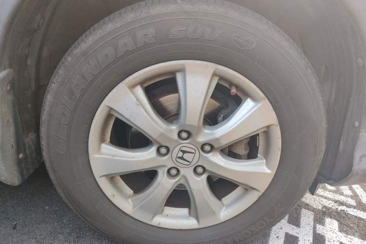 Used Honda CR-V 2012 2.0L two-wheel drive urban version Right Front Wheel Hub