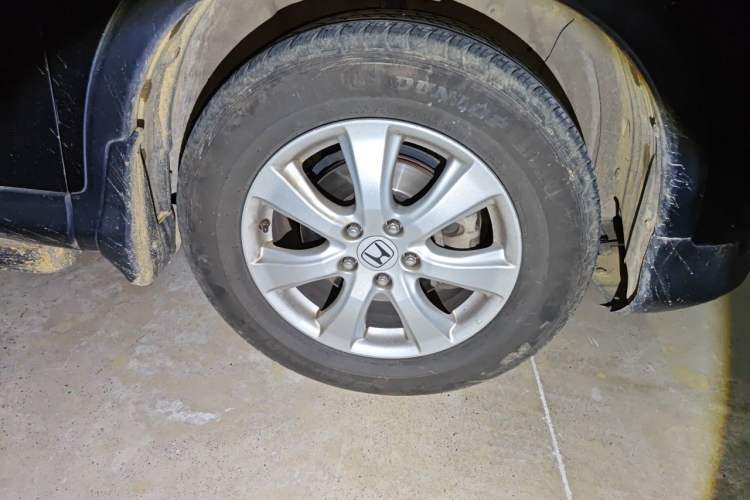 Used Honda CR-V 2012 2.0L two-wheel drive urban version Right Front Wheel Hub