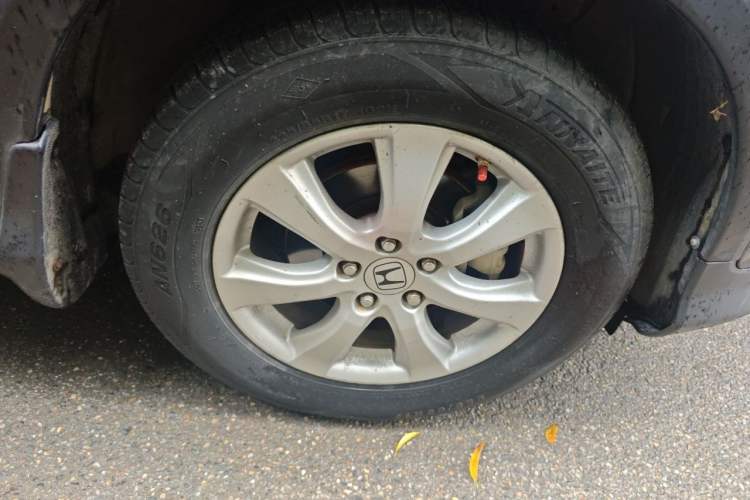 Used Honda CR-V 2012 2.0L two-wheel drive urban version Right Front Wheel Hub