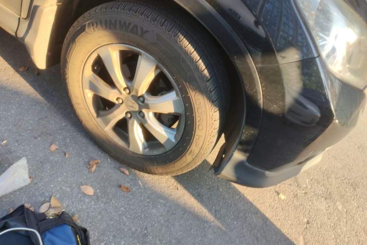 Used Honda CR-V 2012 2.0L two-wheel drive urban version Right Front Wheel Hub