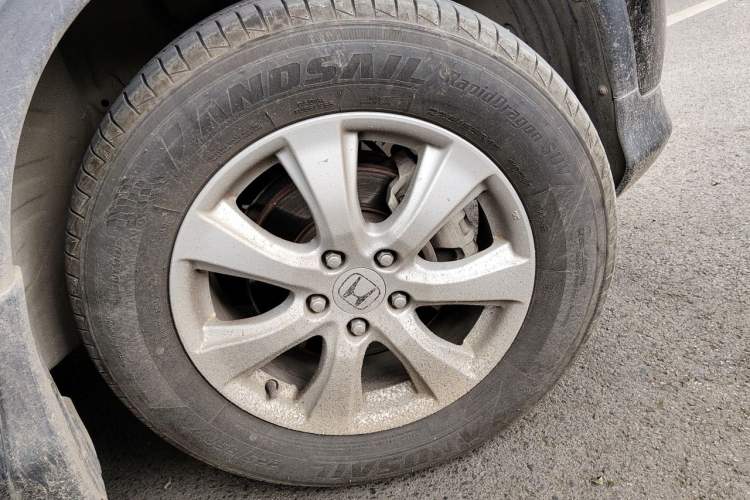 Used Honda CR-V 2012 2.0L two-wheel drive urban version Right Front Wheel Hub