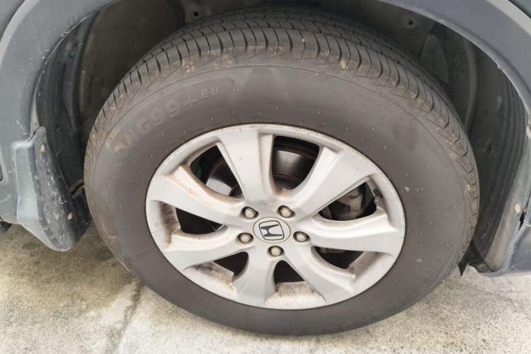Used Honda CR-V 2012 2.0L two-wheel drive urban version Right Front Wheel Hub