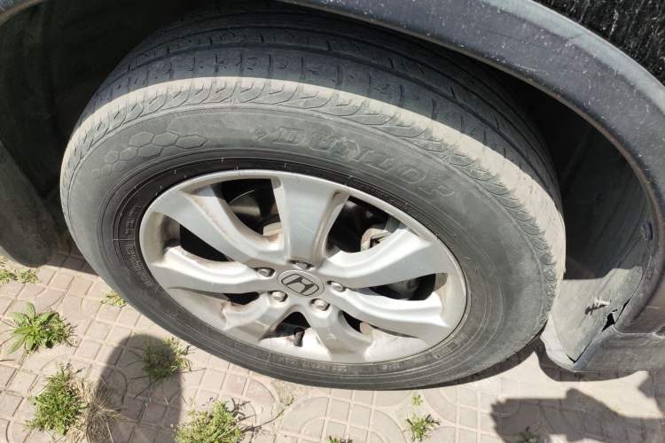 Used Honda CR-V 2012 2.0L two-wheel drive urban version Right Front Wheel Hub