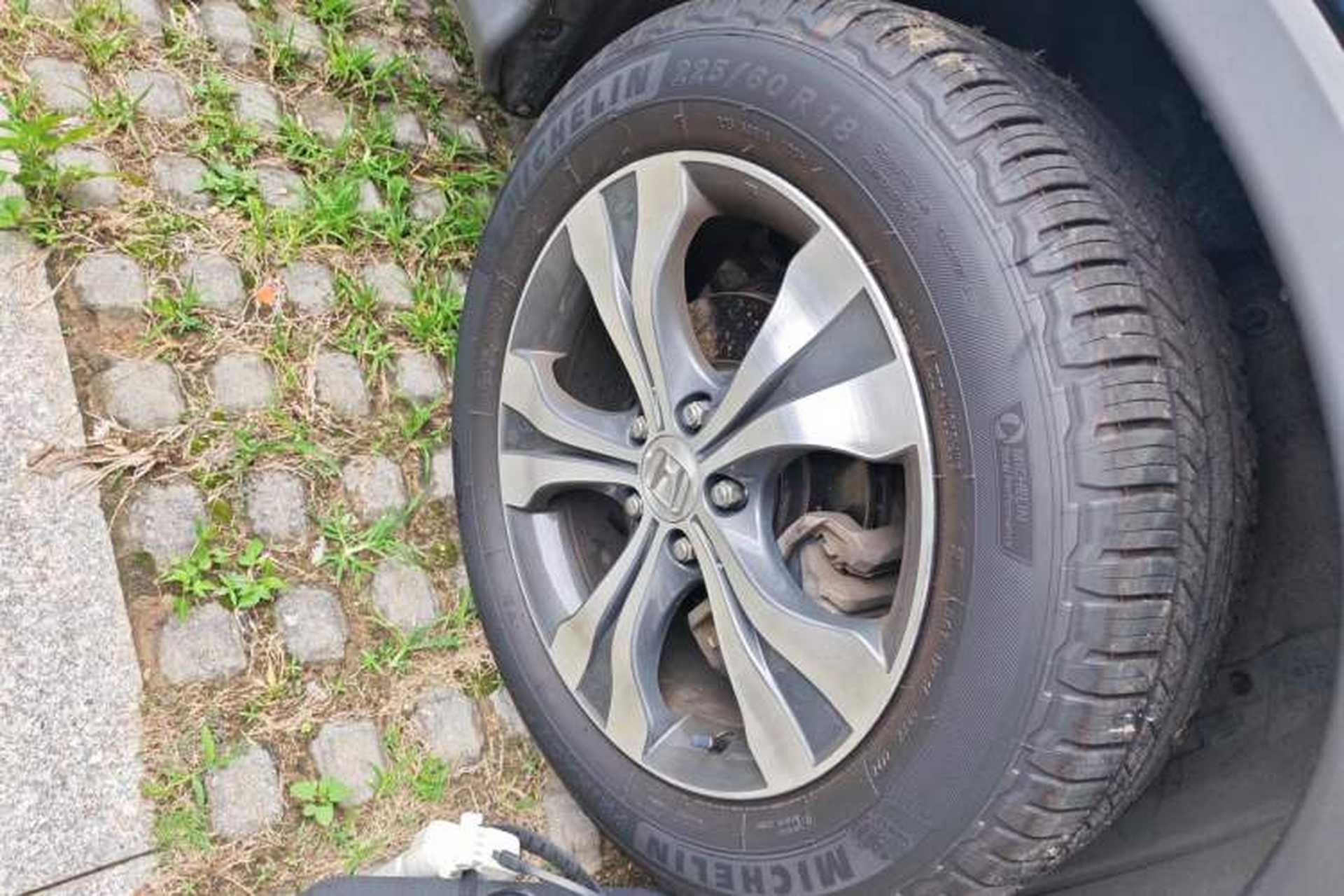 Used Honda CR-V 2012 2.4L Four-wheel Drive Prestige Edition Right Front Wheel Hub