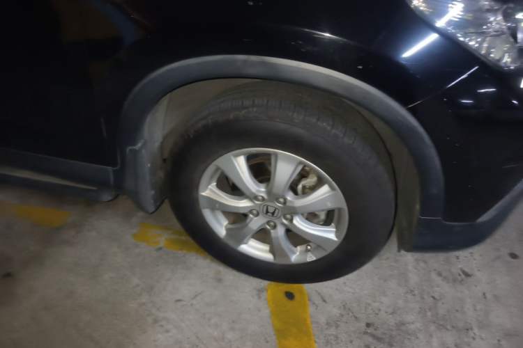 Used Honda CR-V 2012 2.0L two-wheel drive urban version Right Front Wheel Hub