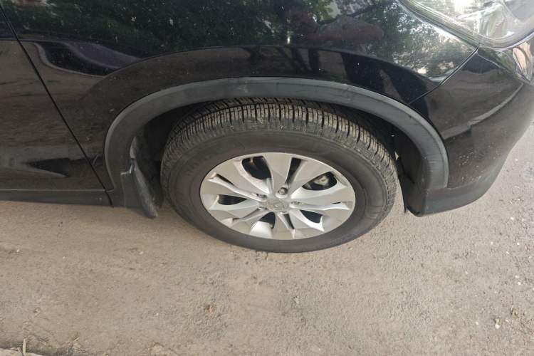 Used Honda CR-V 2012 2.4L four-wheel drive luxury version Right Front Wheel Hub