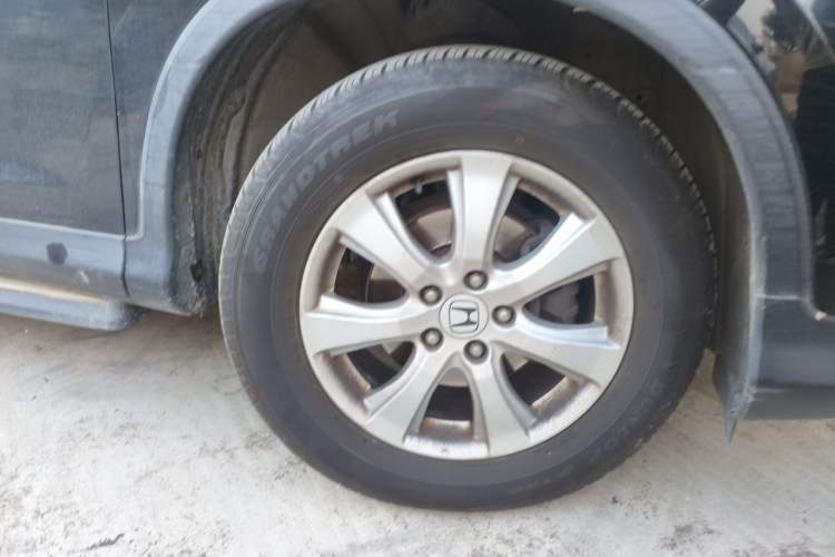 Used Honda CR-V 2012 2.0L two-wheel drive urban version Right Front Wheel Hub