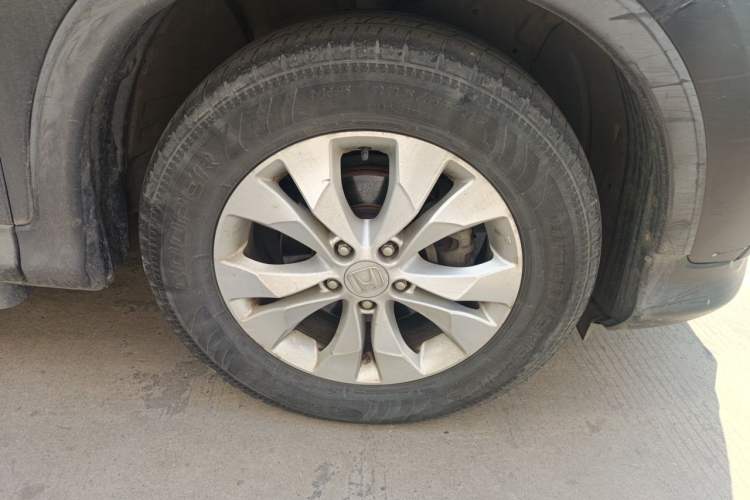 Used Honda CR-V 2012 2.4L four-wheel drive luxury version Right Front Wheel Hub