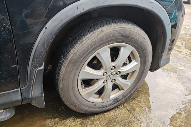Used Honda CR-V 2012 2.0L two-wheel drive urban version Right Front Wheel Hub