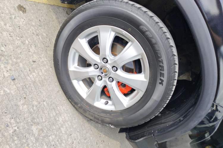 Used Honda CR-V 2012 2.0L two-wheel drive urban version Right Front Wheel Hub