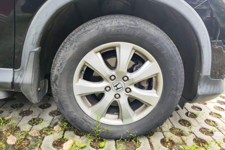 Used Honda CR-V 2012 2.0L two-wheel drive urban version Right Front Wheel Hub