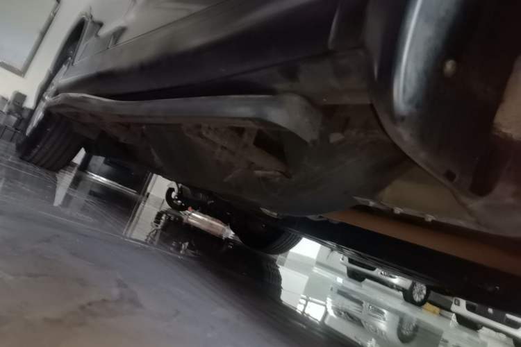 Used Honda CR-V 2012 2.0L two-wheel drive urban version Right Side Sill