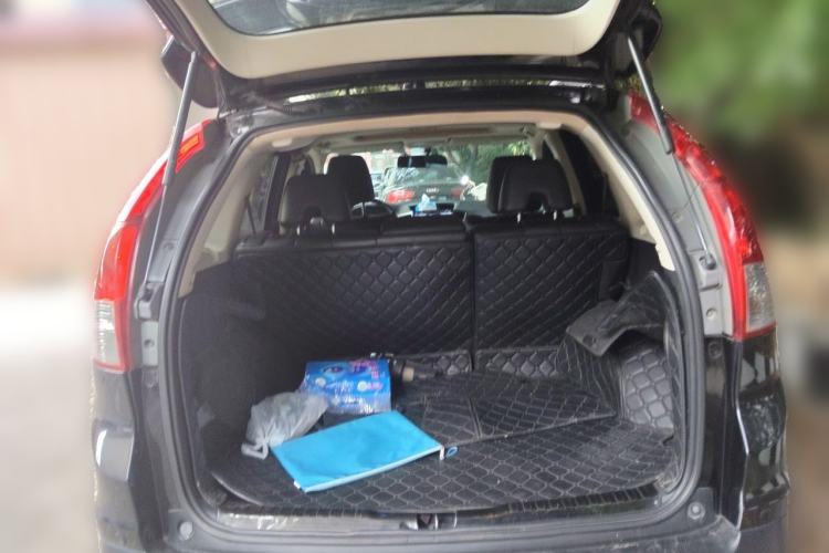 Used Honda CR-V 2012 2.4L four-wheel drive luxury version Trunk