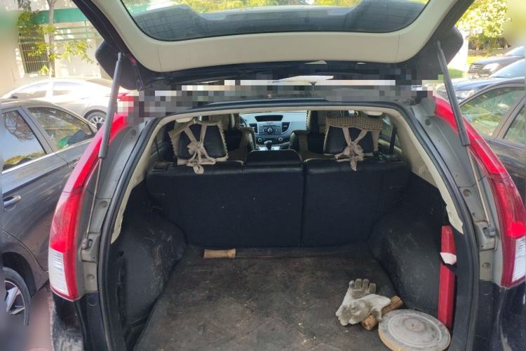 Used Honda CR-V 2012 2.4L four-wheel drive luxury version Trunk