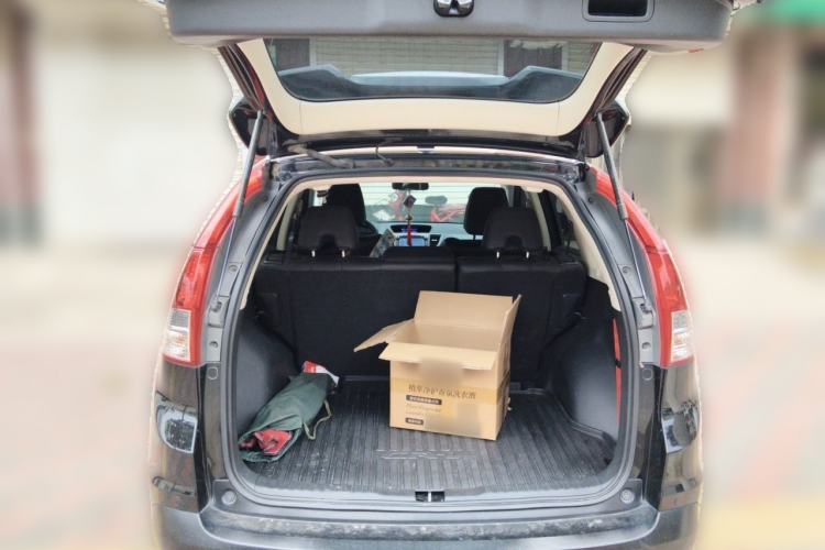 Used Honda CR-V 2012 2.4L four-wheel drive luxury version Trunk