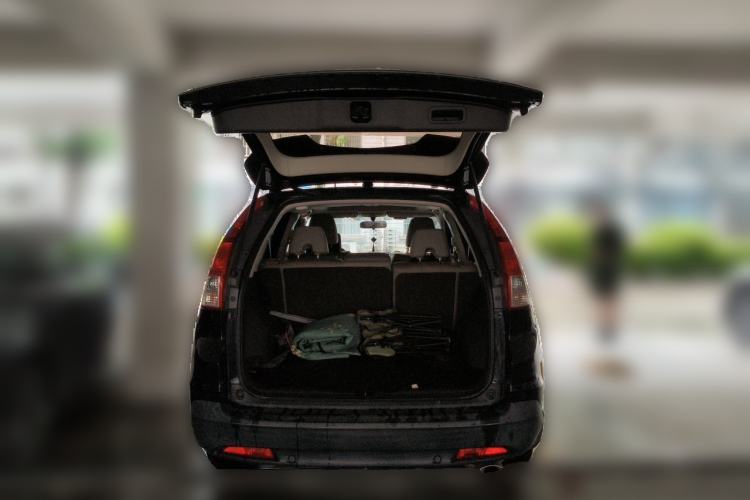 Used Honda CR-V 2012 2.4L four-wheel drive luxury version Trunk