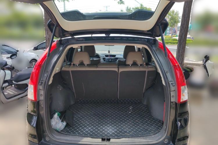Used Honda CR-V 2012 2.4L four-wheel drive luxury version Trunk