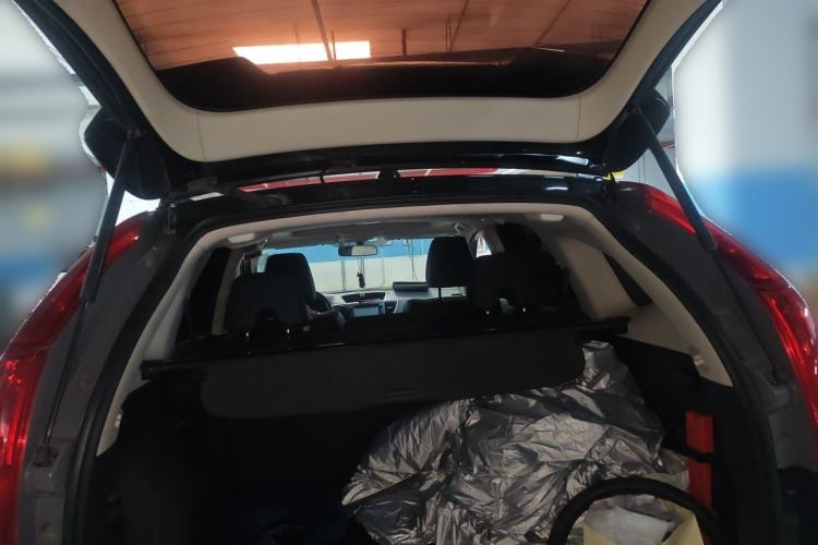 Used Honda CR-V 2012 2.4L four-wheel drive luxury version Trunk
