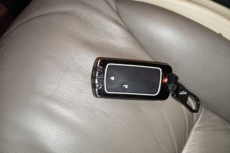 Used Honda CR-V 2012 2.4L four-wheel drive luxury version Vehicle Key