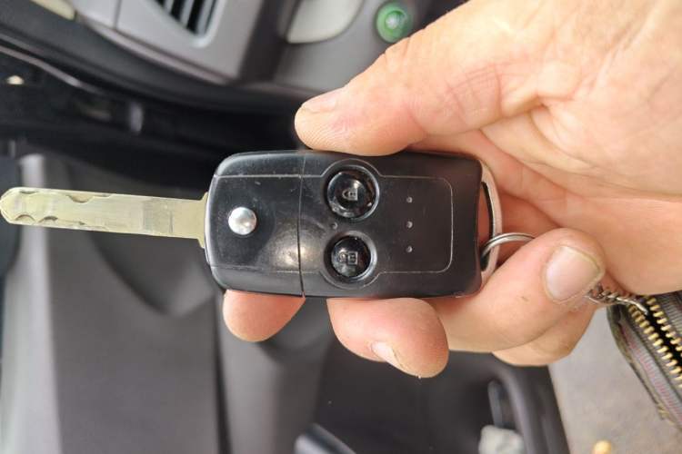 Used Honda CR-V 2012 2.0L two-wheel drive urban version Vehicle Key