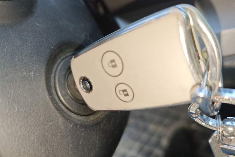 Used Honda CR-V 2012 2.0L two-wheel drive urban version Vehicle Key