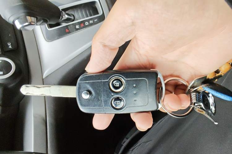 Used Honda CR-V 2012 2.0L two-wheel drive urban version Vehicle Key