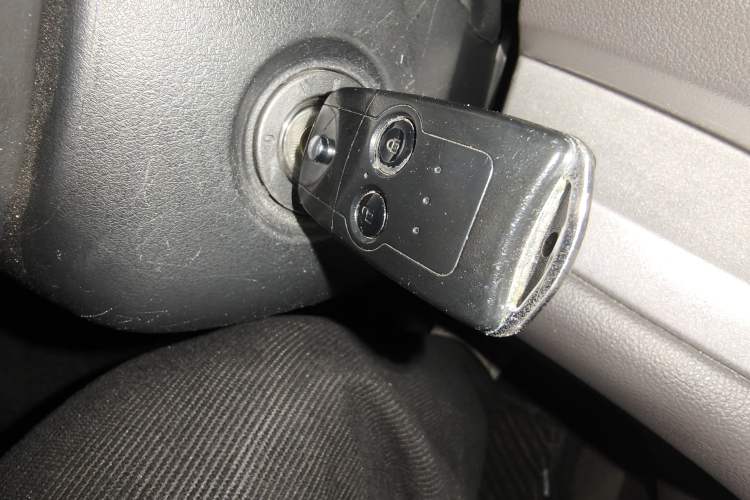 Used Honda CR-V 2012 2.0L two-wheel drive urban version Vehicle Key