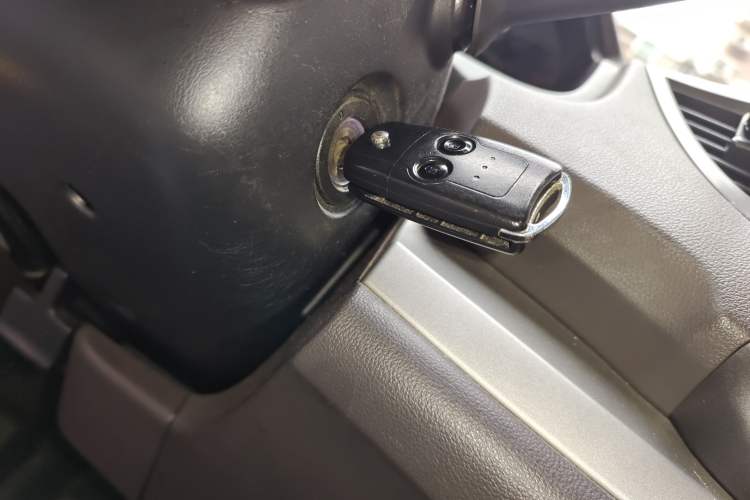 Used Honda CR-V 2012 2.0L two-wheel drive urban version Vehicle Key
