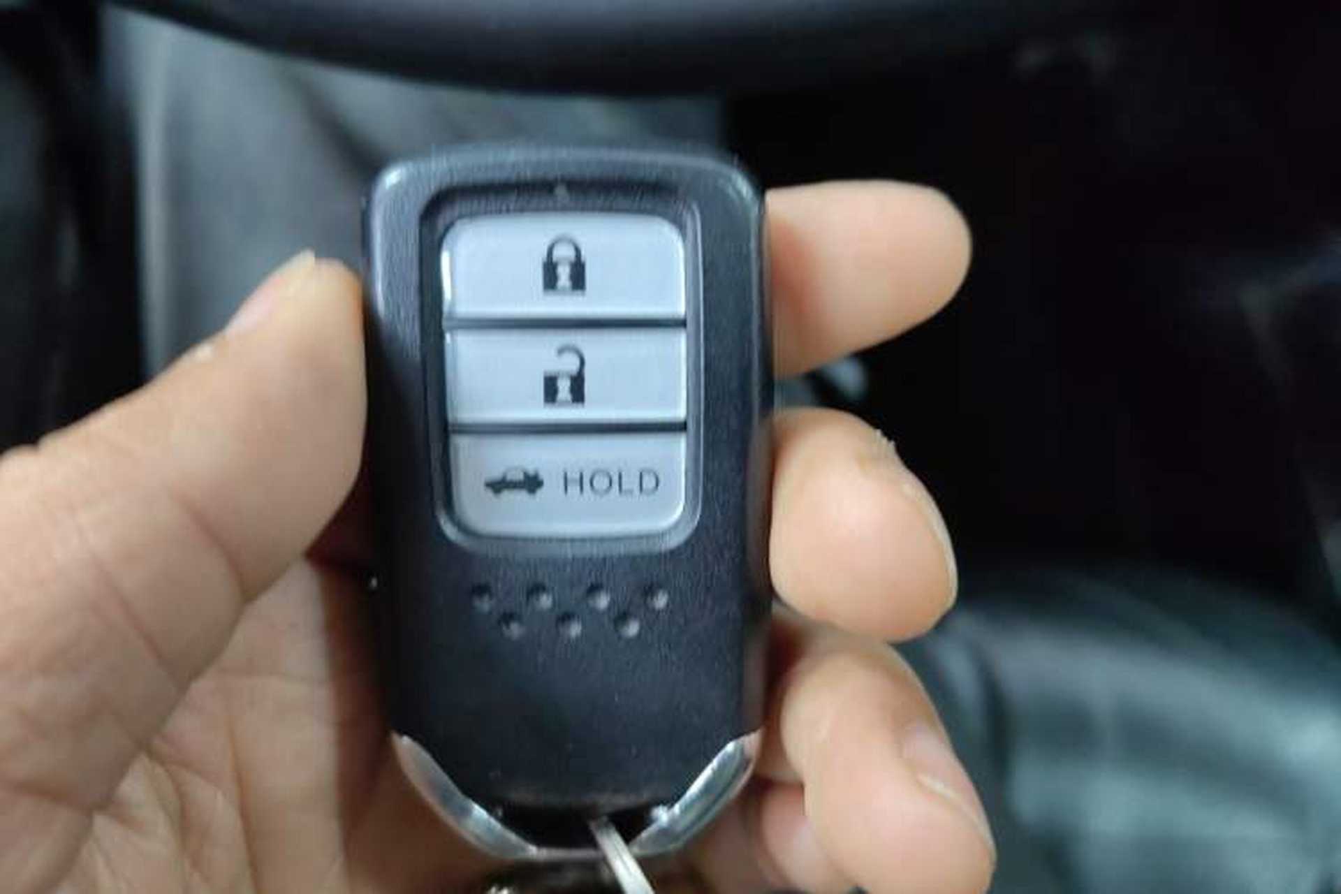 Used Honda CR-V 2012 2.4L four-wheel drive luxury version Vehicle Key
