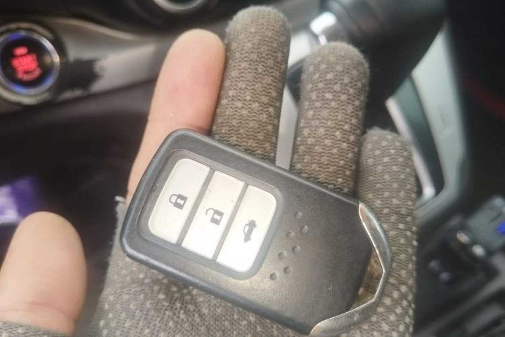Used Honda CR-V 2012 2.0L two-wheel drive urban version Vehicle Key