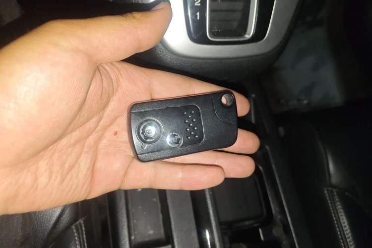 Used Honda CR-V 2012 2.4L four-wheel drive luxury version Vehicle Key