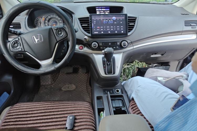 Used Honda CR-V 2012 2.4L four-wheel drive luxury version Center Console