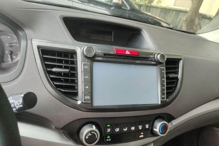 Used Honda CR-V 2012 2.0L two-wheel drive urban version Audio And AC Panel