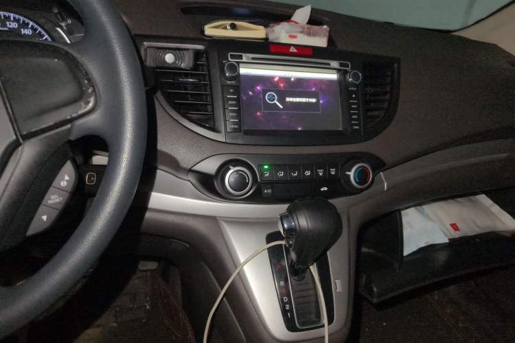 Used Honda CR-V 2012 2.0L two-wheel drive urban version Audio And AC Panel