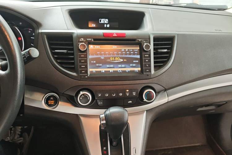 Used Honda CR-V 2012 2.0L two-wheel drive urban version Audio And AC Panel