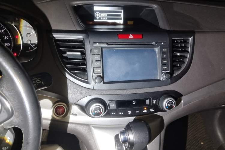 Used Honda CR-V 2012 2.4L four-wheel drive luxury version Audio And AC Panel