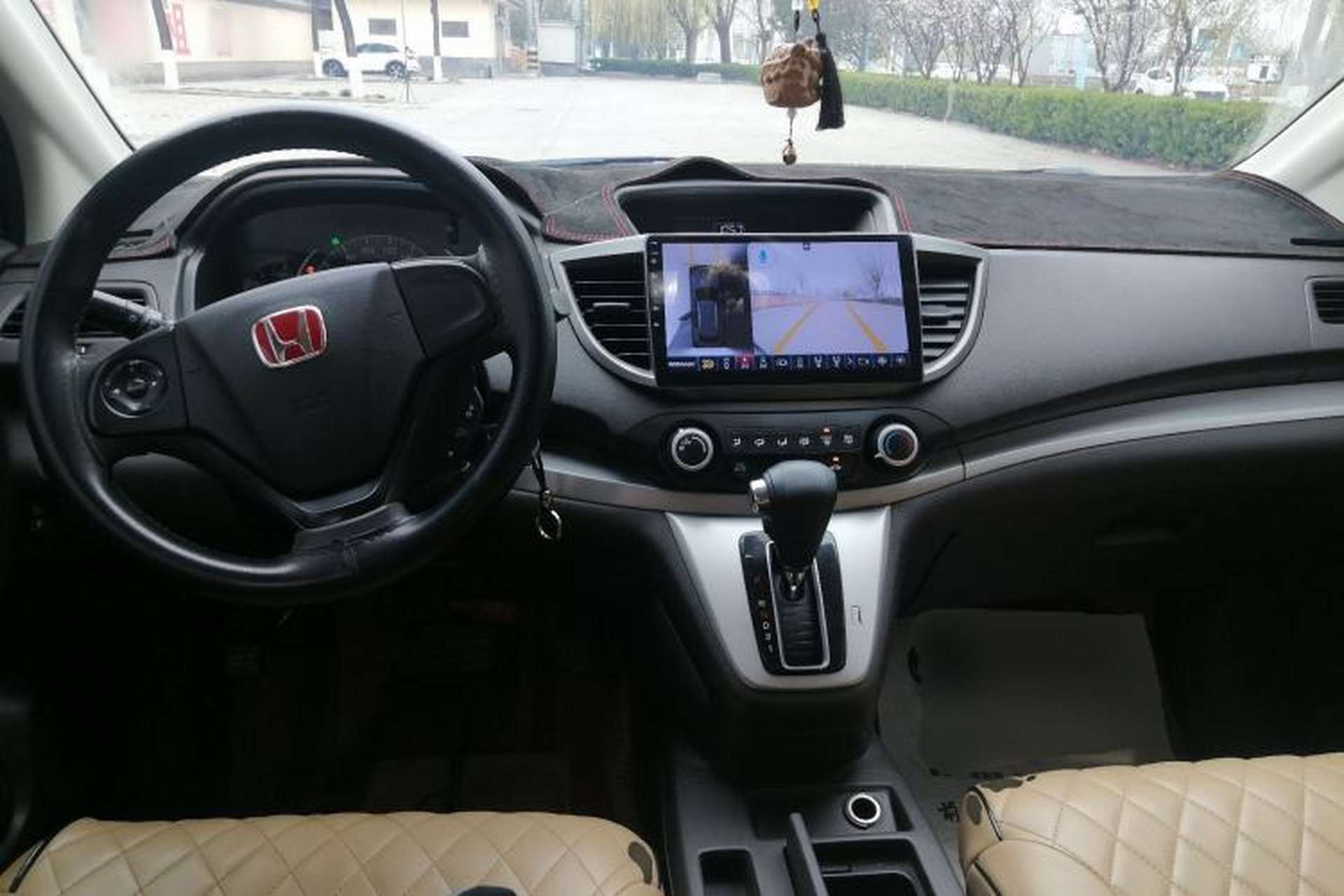 Used Honda CR-V 2012 2.0L two-wheel drive urban version Center Console